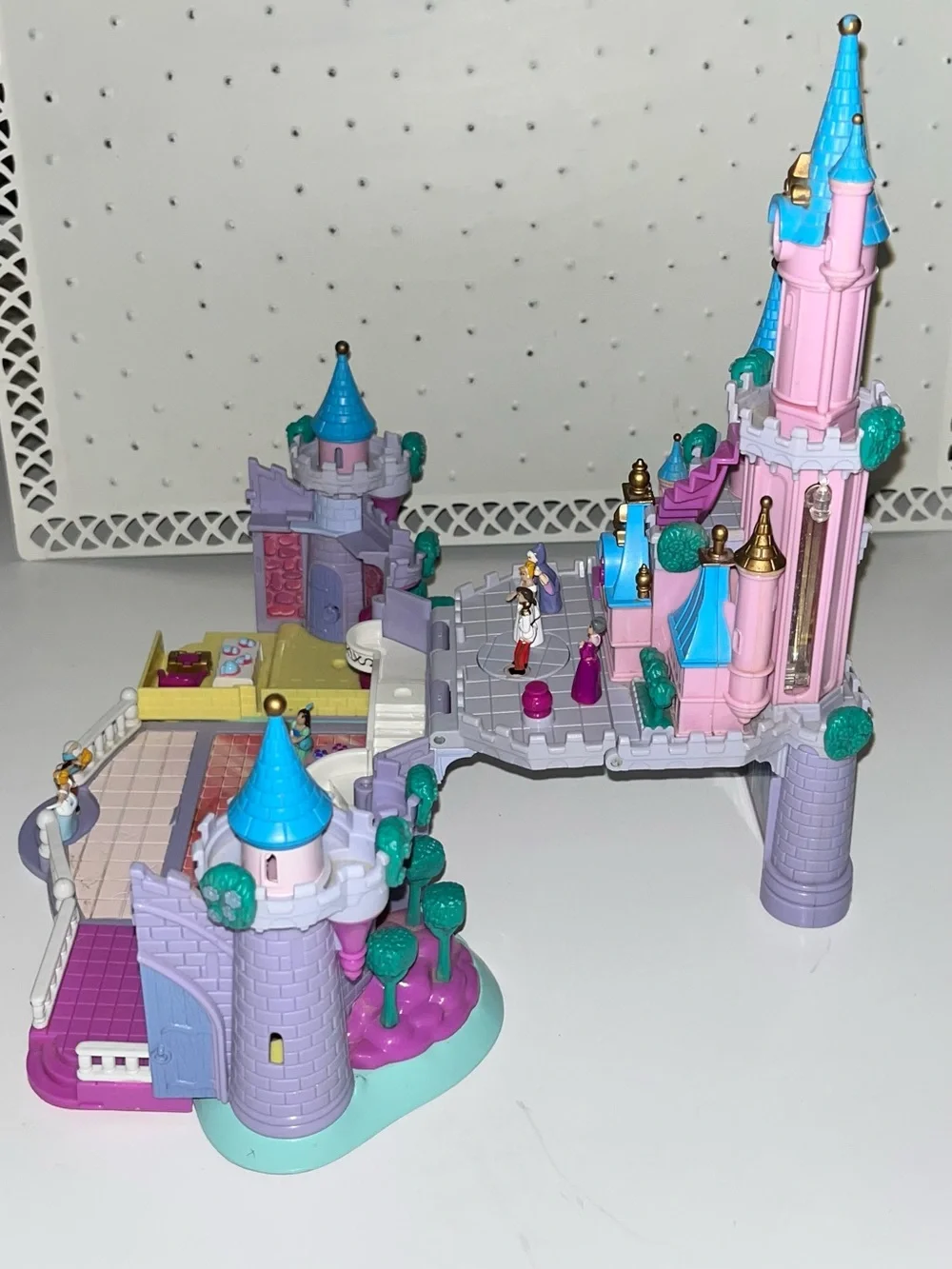 Vintage 1995 Polly Pocket Disney Cinderella's Enchanted Castle with figures - Picture 4 of 15